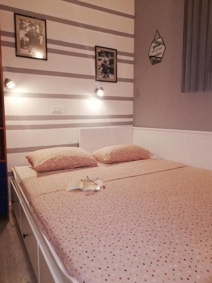 Отель Apartman Komadina Макарска Экстерьер фото
