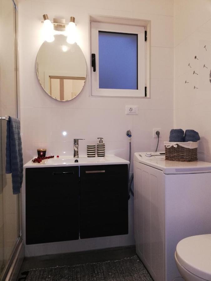 Отель Apartman Komadina Макарска Экстерьер фото