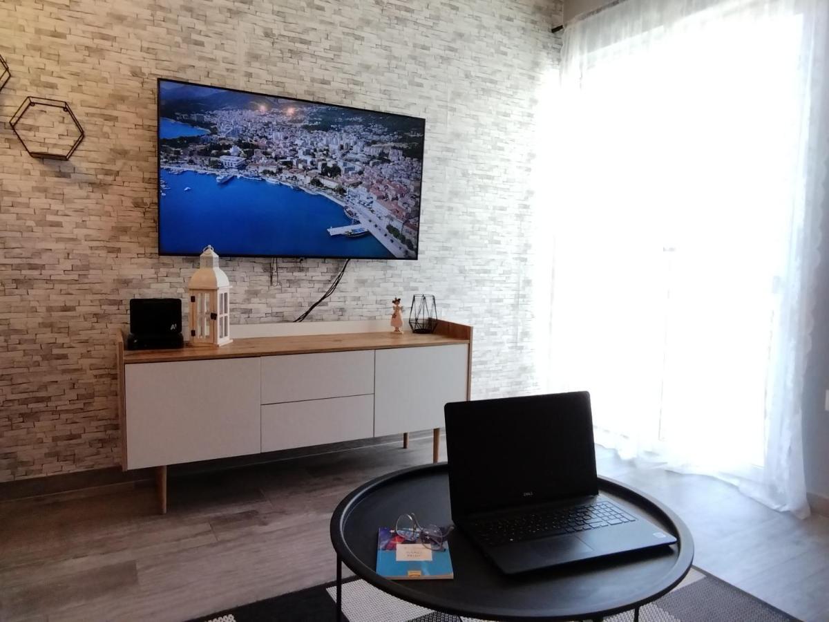 Отель Apartman Komadina Макарска Экстерьер фото